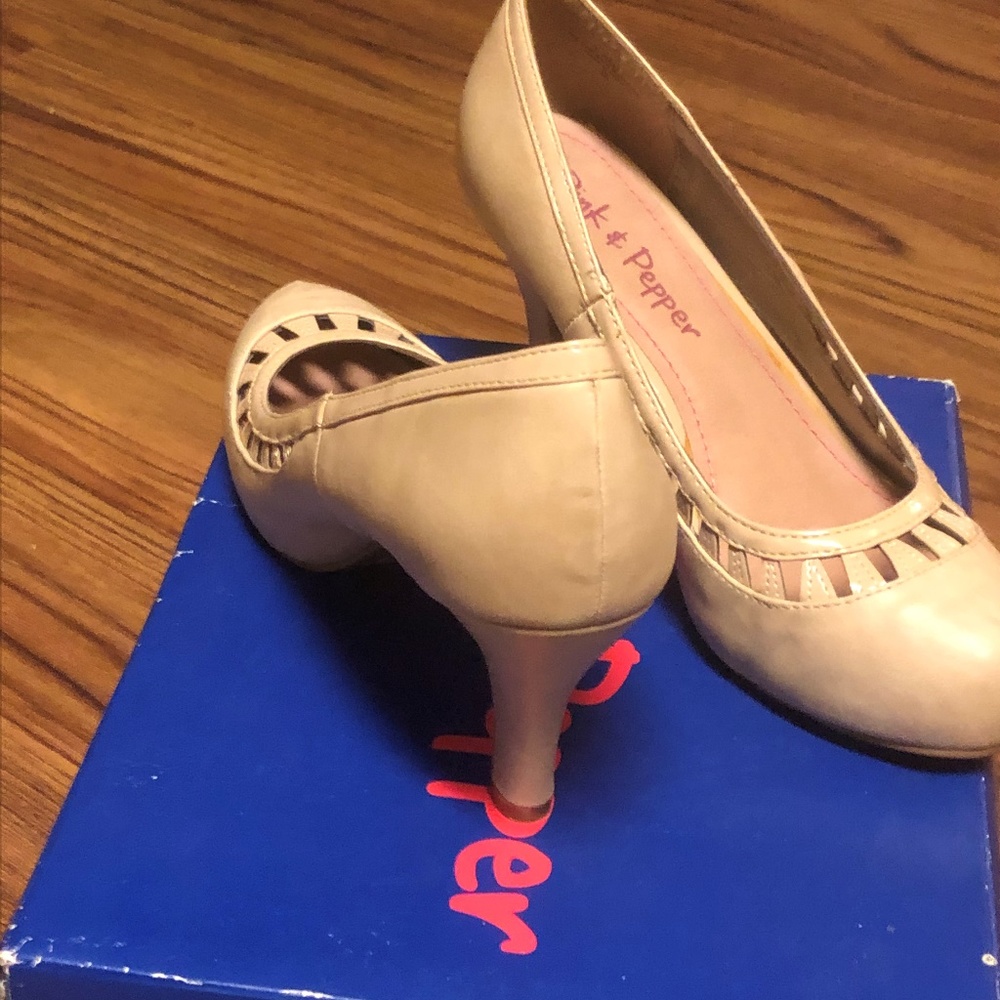 Pink & Pepper Dress Heels - Picture 3 of 3